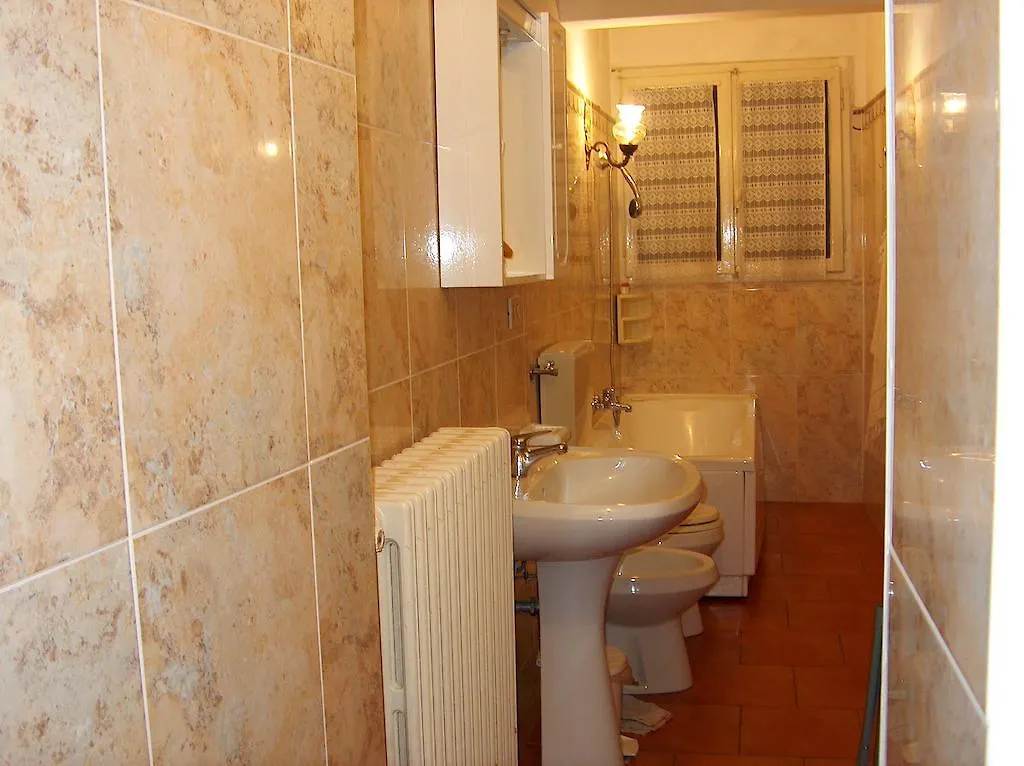 B & B Privacy Ferrara