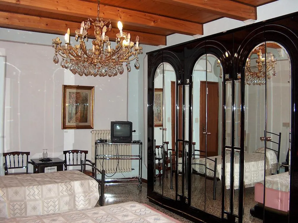 B & B Privacy Ferrara